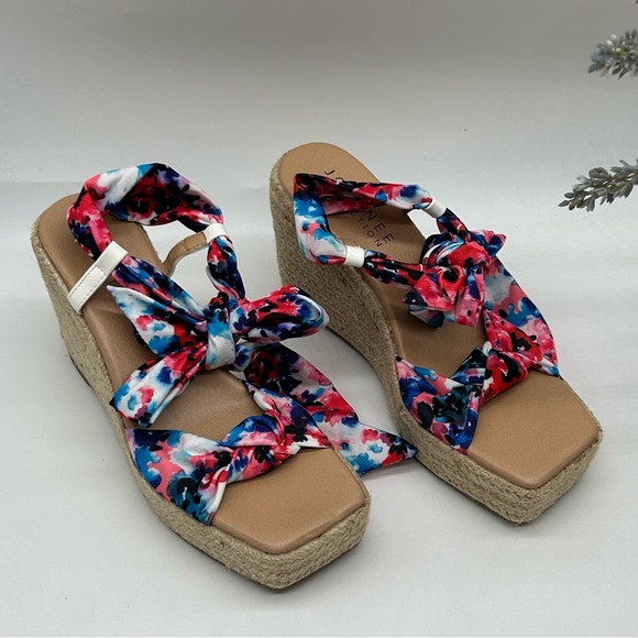 Journee Collection Surria Comfort Espadrille Platform Wedge Sandals Floral 7.5 M - Picture 2 of 5